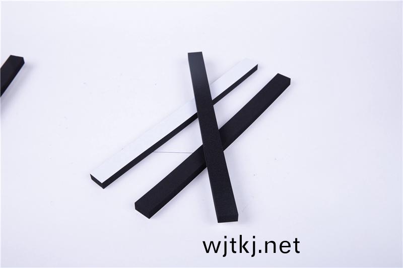 CR減(jian)震(zhen)保溫(wen)條