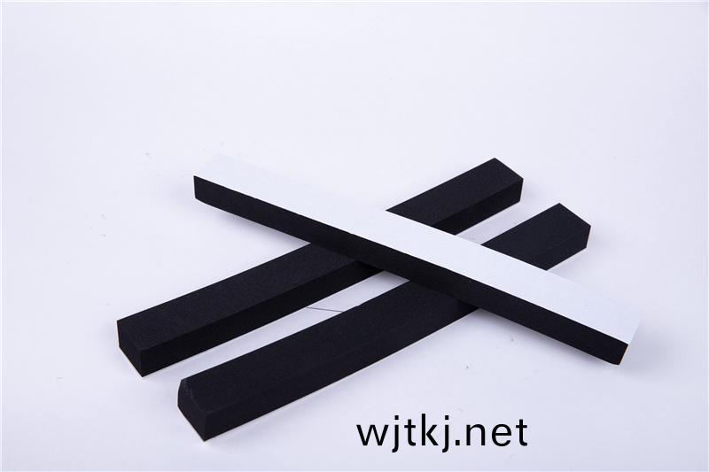 CR減震保(bao)溫(wen)條